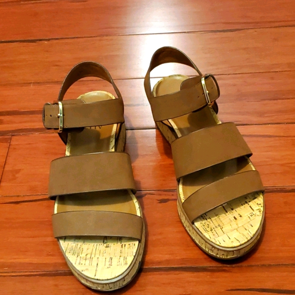 NATURALIZER BROWN SANDALS